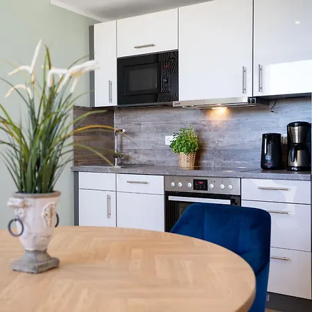 Solaris 19 Mit Balkon Und Gemeinschaftssauna アパート